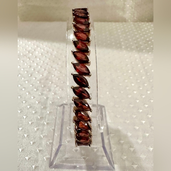Genuine Red Garnet 18K Rose Gold over Sterling Silver Bracelet! ✨️ - Picture 2 of 8
